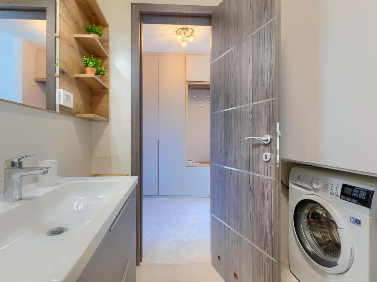 Apartment Wing 77 By Interhome Пула Екстер'єр фото