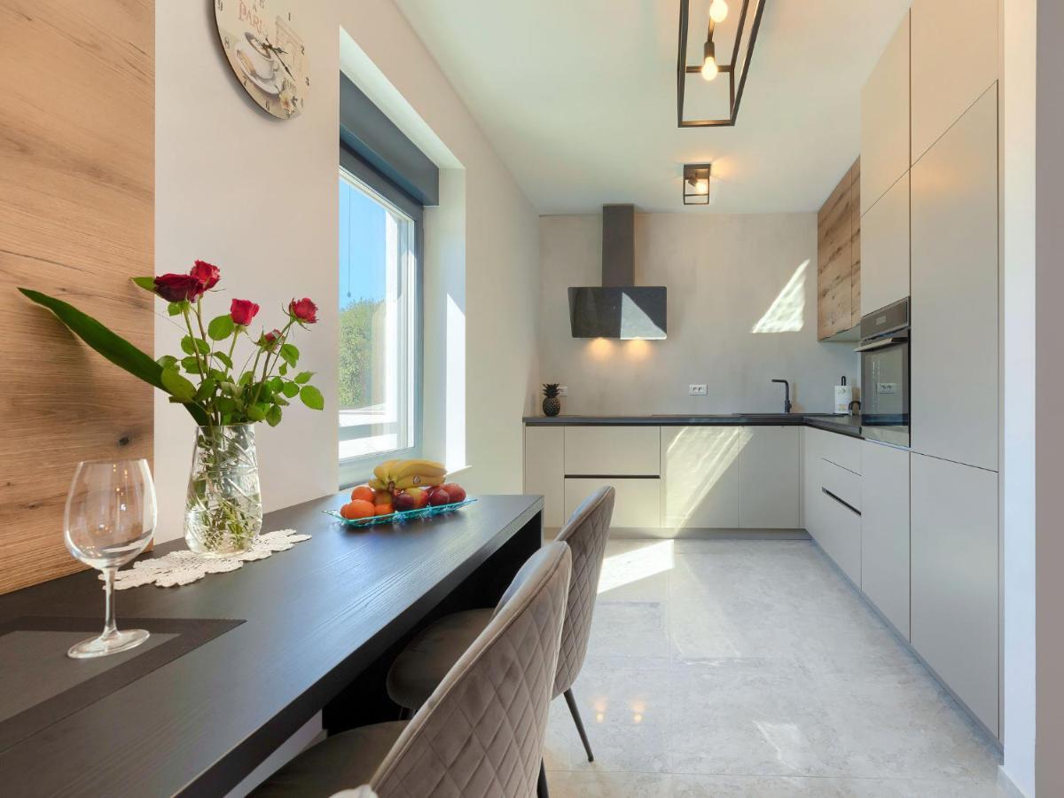Apartment Wing 77 By Interhome Пула Екстер'єр фото